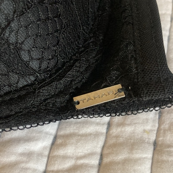 TAHARI 38C black wired padded cup bra in great barely worn preowned condition - Picture 13 of 16